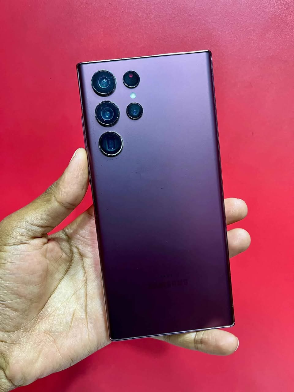 A picture of Samsung S22 ultra at 800 000 call on 0753430863