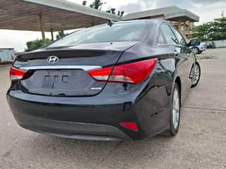 A picture of Hyundai Sonata 2014