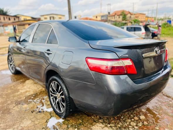 A picture of 2009 Toyota Camry XLE Engine gear and AC working fine