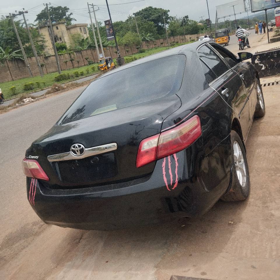 A picture of Toyota Camry 4plugs. Engine is and untouched The gear is