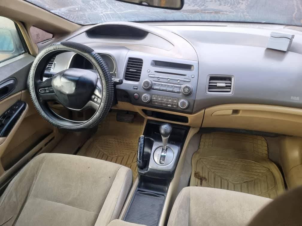 A picture of 2007 Distress Honda civic