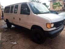 A picture of 2005 FORD E250 Bus
