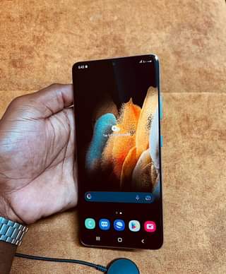 A picture of Samsung S21 Ultra