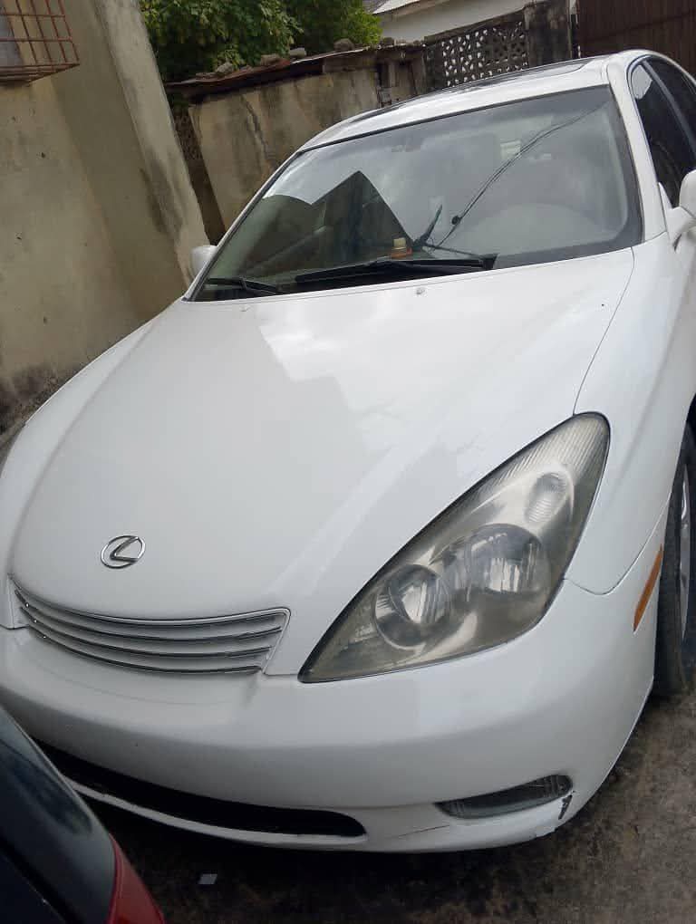 A picture of Lexus ES 330