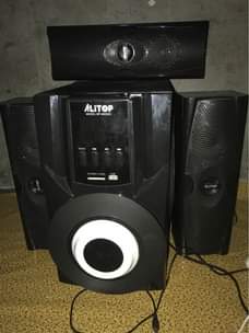 A picture of Radio inauzwa ipo vzr aina ttz mdundo wa atar ina