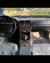 A picture of 2000 Mercedes Benz C280 Leather