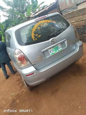 A picture of Today deal Toyota Corolla verso Manual transmission 3rows Engine and