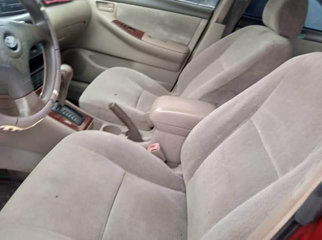 A picture of Neatly used 04 Toyota corolla