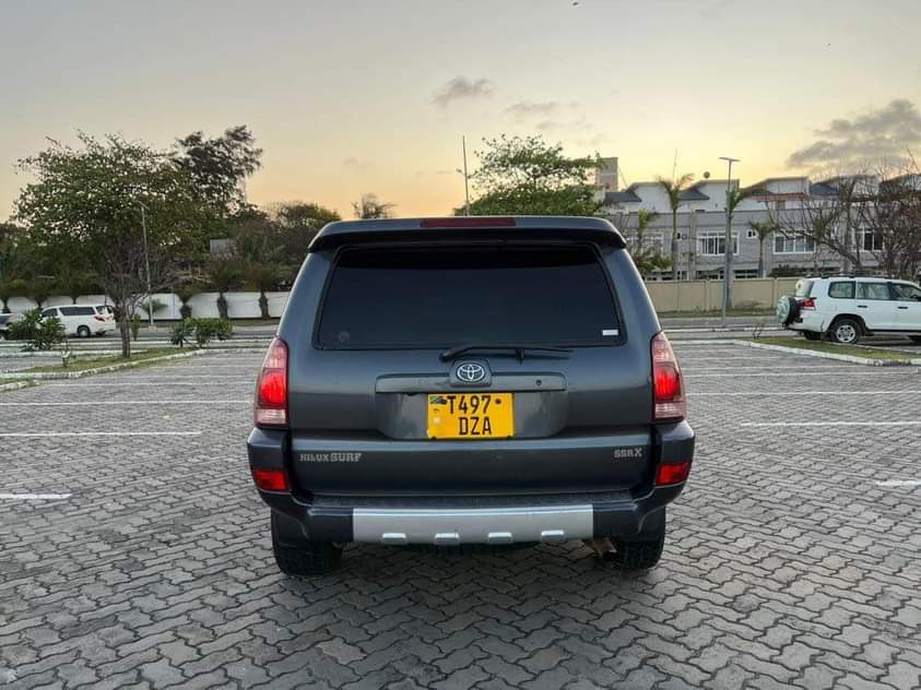 A picture of Hilux surf