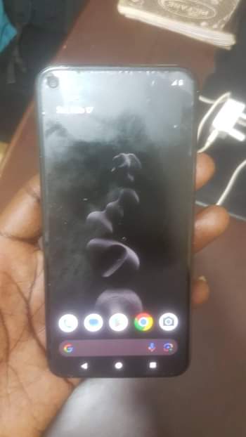 A picture of Google pixel 5 5g 128 gb 8gb ram