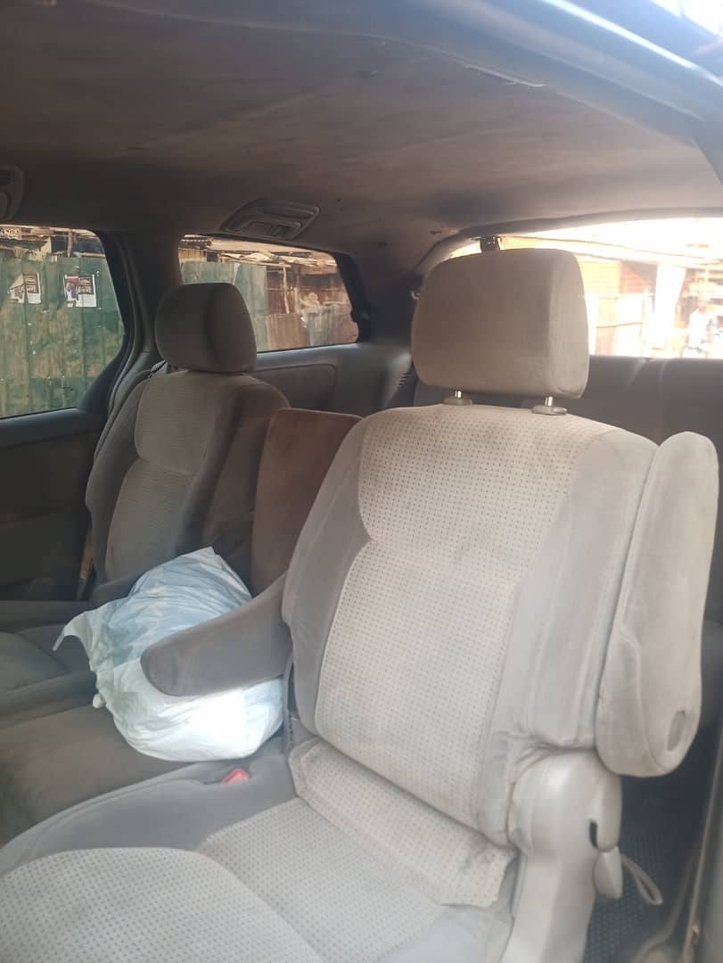 A picture of AWOOF DEAL REG TOYOTA SIENNA 2008