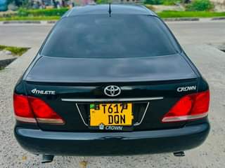 A picture of TOYOTA CROWN ATHLETE