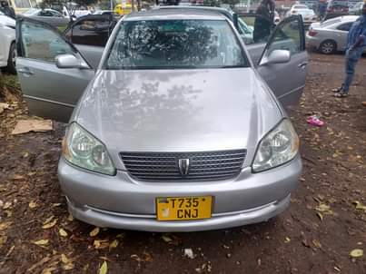 A picture of Toyotaa mark II gar ipo kweny hali nzur gar n