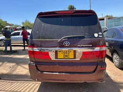 A picture of Toyota Alphard Gari ipo Mwanza Nipgie 0766350128