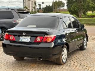 A picture of 2007 model Honda city