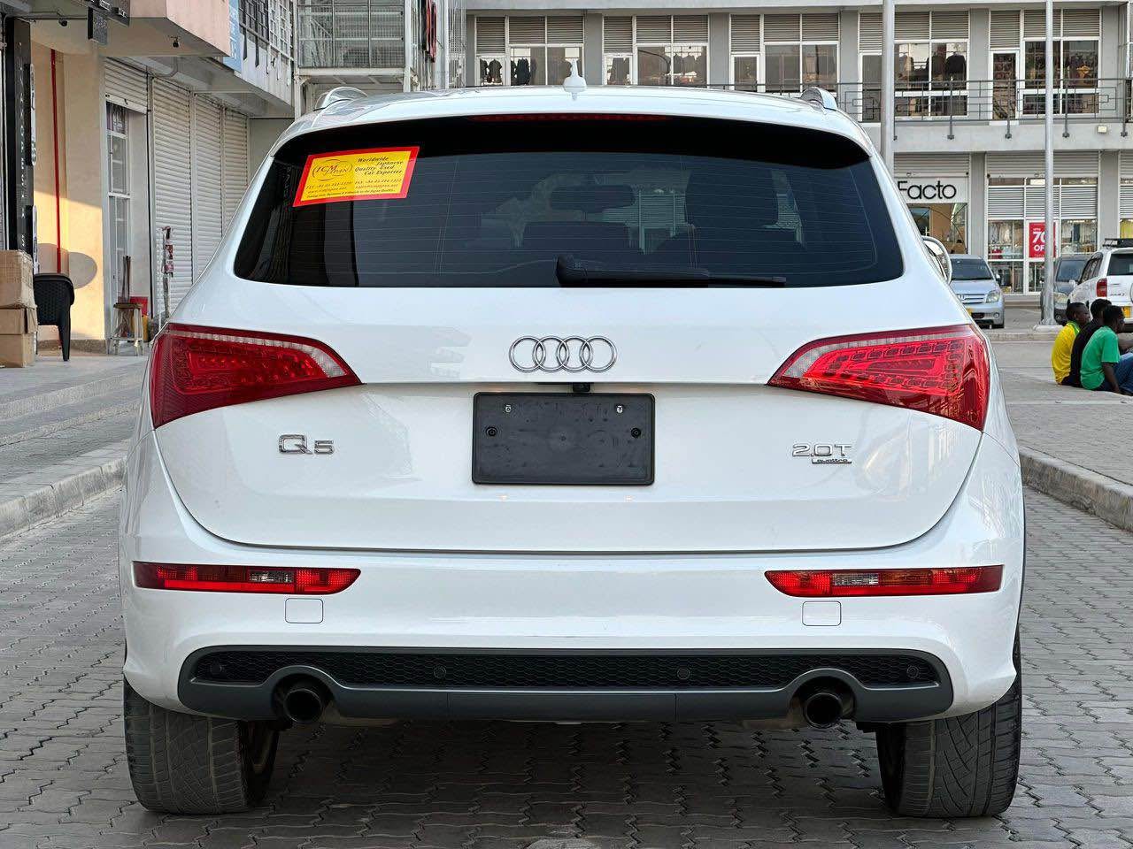 A picture of AUDI Q5 2012
