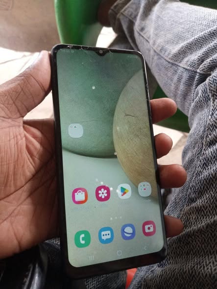 A picture of Samsung a12