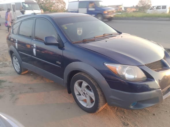 A picture of PONTIAC VIBE 03 MODEL FIRST BODY