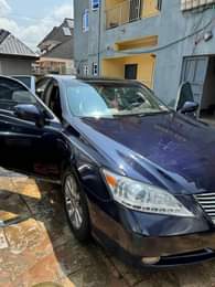 A picture of Highest grade Lexus ES 350 With double pano roof Fullest