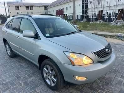 A picture of TOKUNBO Lexus RX 330 YEAR MODEL 2005 TRANSMISSION Automatic CONDITION