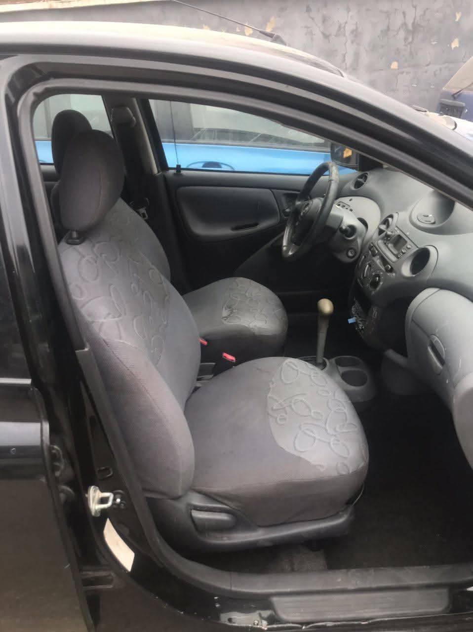 A picture of 2005 Toyota yaris