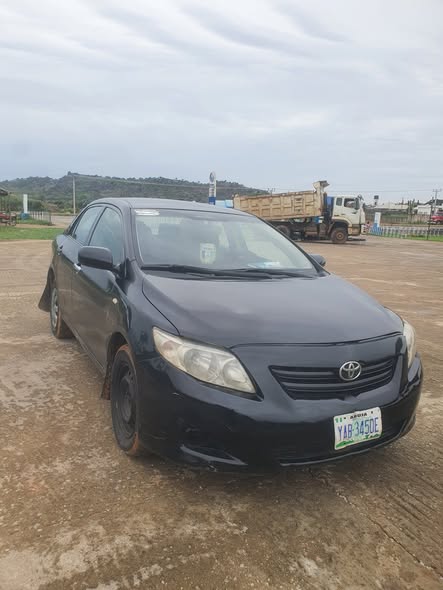 A picture of Toyota corolla yaris engine untouched