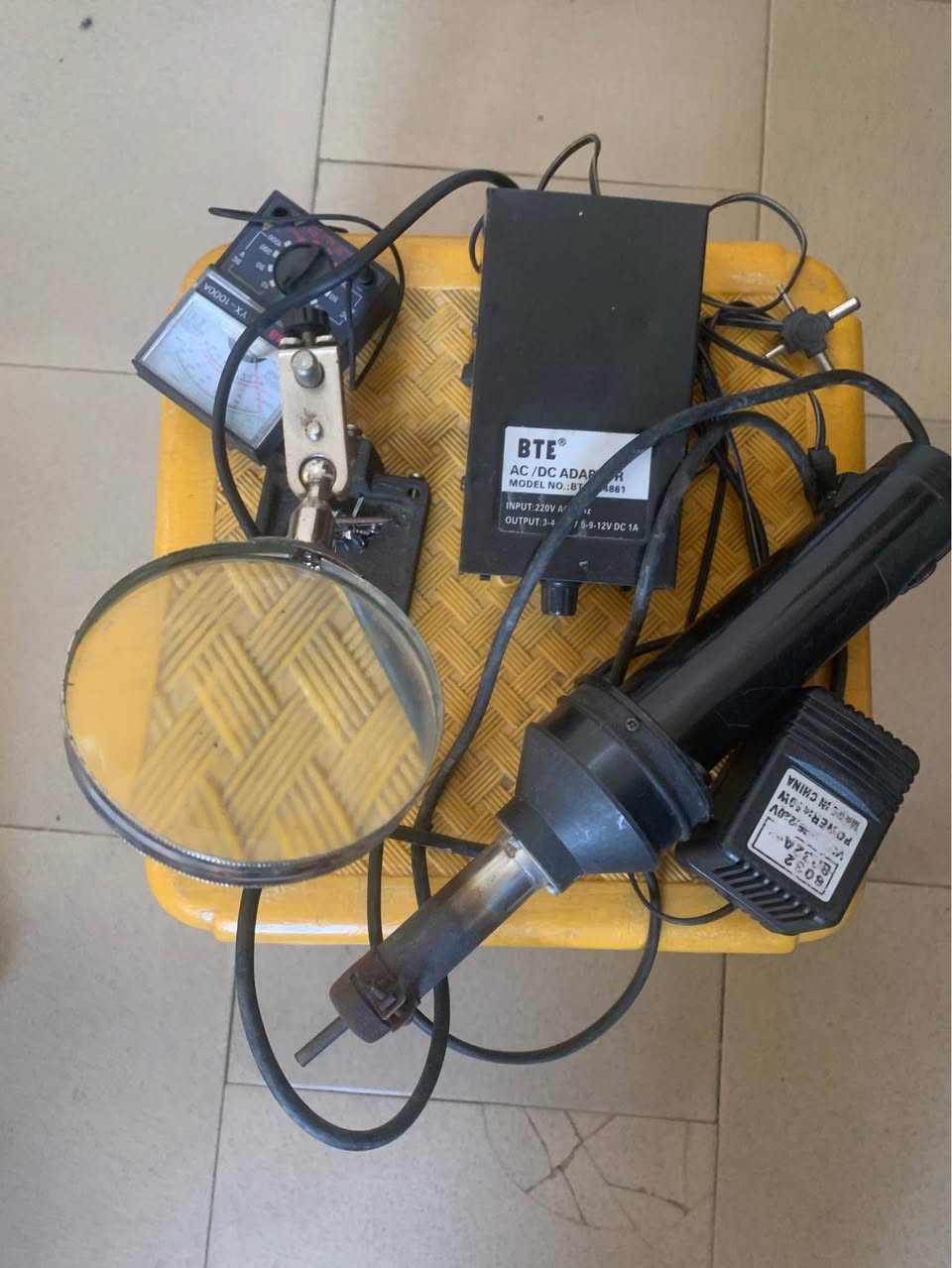 A picture of Work station Phone repair tools