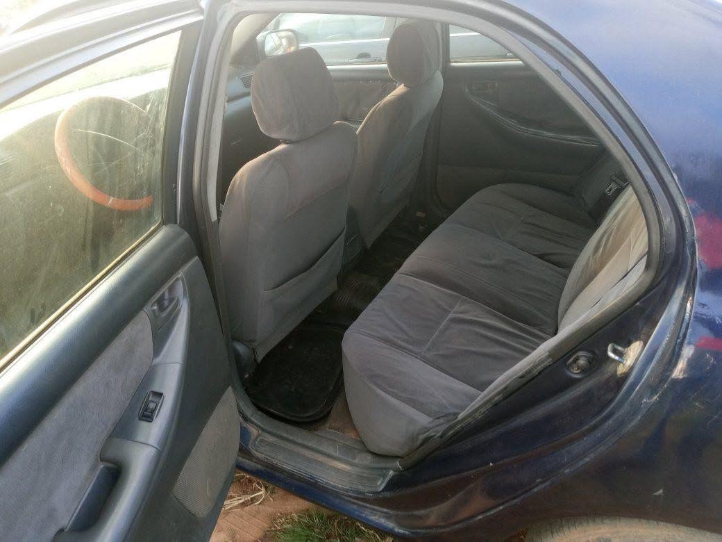 A picture of 2005 Toyota Corolla bank type