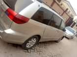A picture of Toyota Sienna 2005