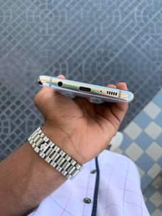 A picture of Samsung S10 plus