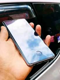 A picture of Samsung s10 ipo clean 0696717976