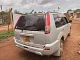 A picture of Nissan x trail