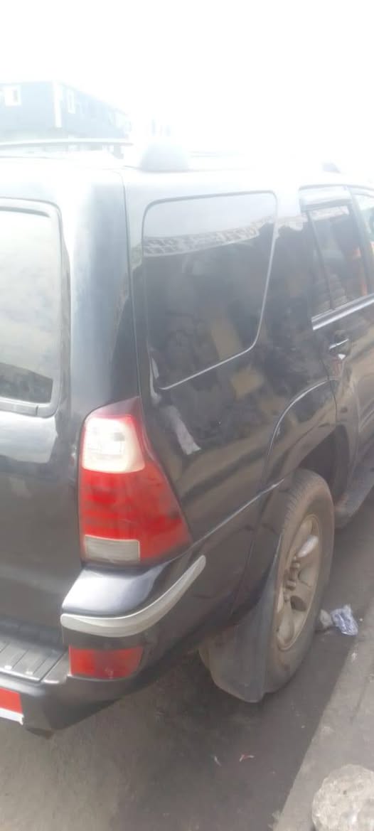 A picture of Toyota 4runer 2006 Buy ad drive Not bad but still