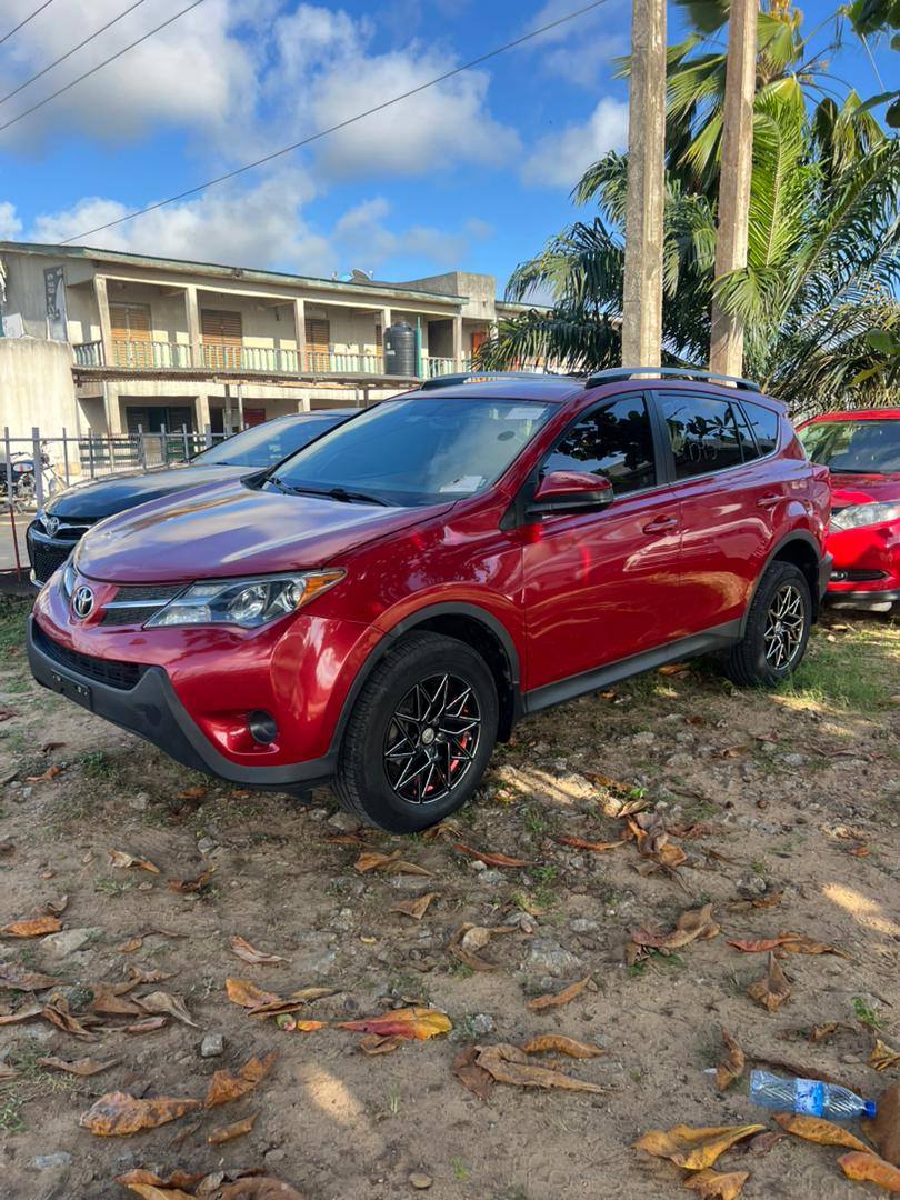 A picture of Toyota rav4 2014