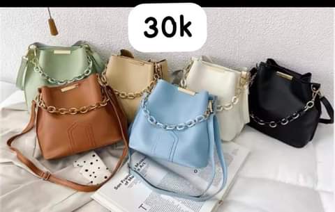A picture of Laura hand bag