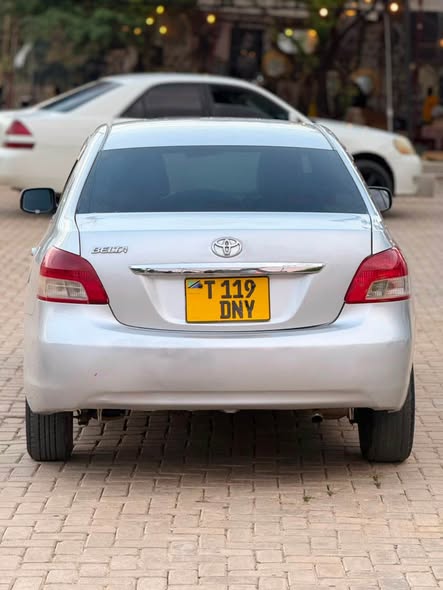 A picture of TOYOTA BELTA FULL AC MUSIC CC 1290 MIL 8 8