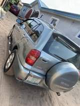 A picture of 2005 Toyota RAV4 buy