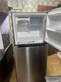 A picture of doble door big fridge and freezer