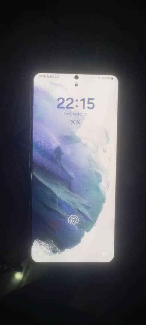 A picture of Samsung s21 5G