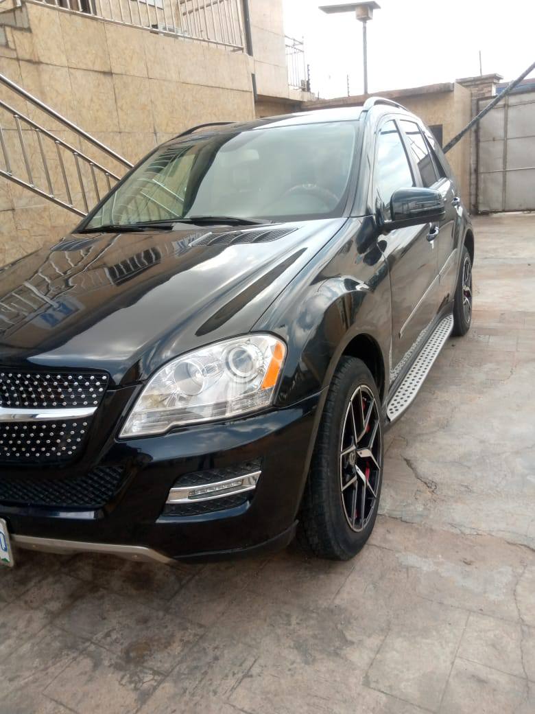 A picture of Benz ML350 4matic 2010