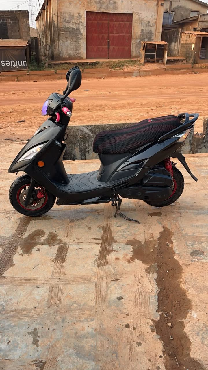 A picture of Kymco 140 double shocks
