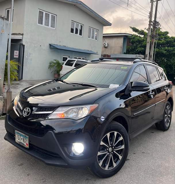 A picture of Toyota RAV4 2015