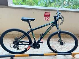 A picture of 2017 gunsrose sports bike