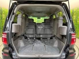 A picture of 2007 toyota alphard