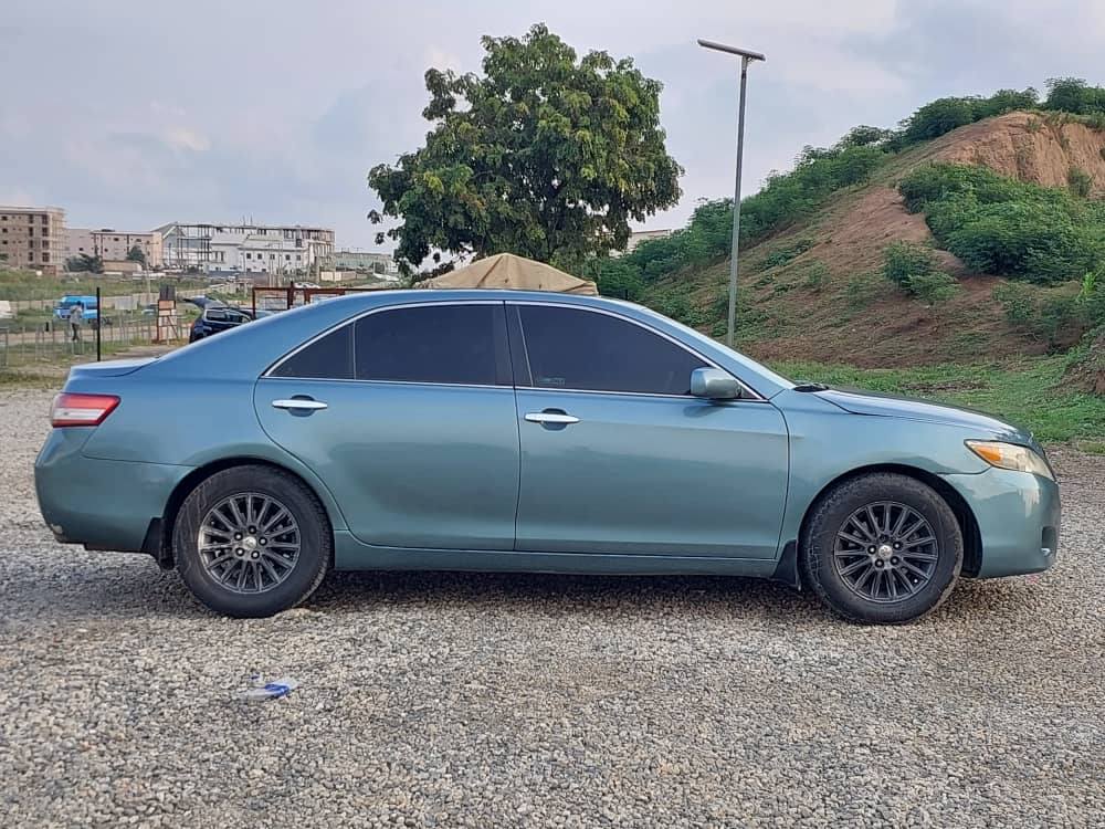 A picture of Camry 2008 model on Belt.