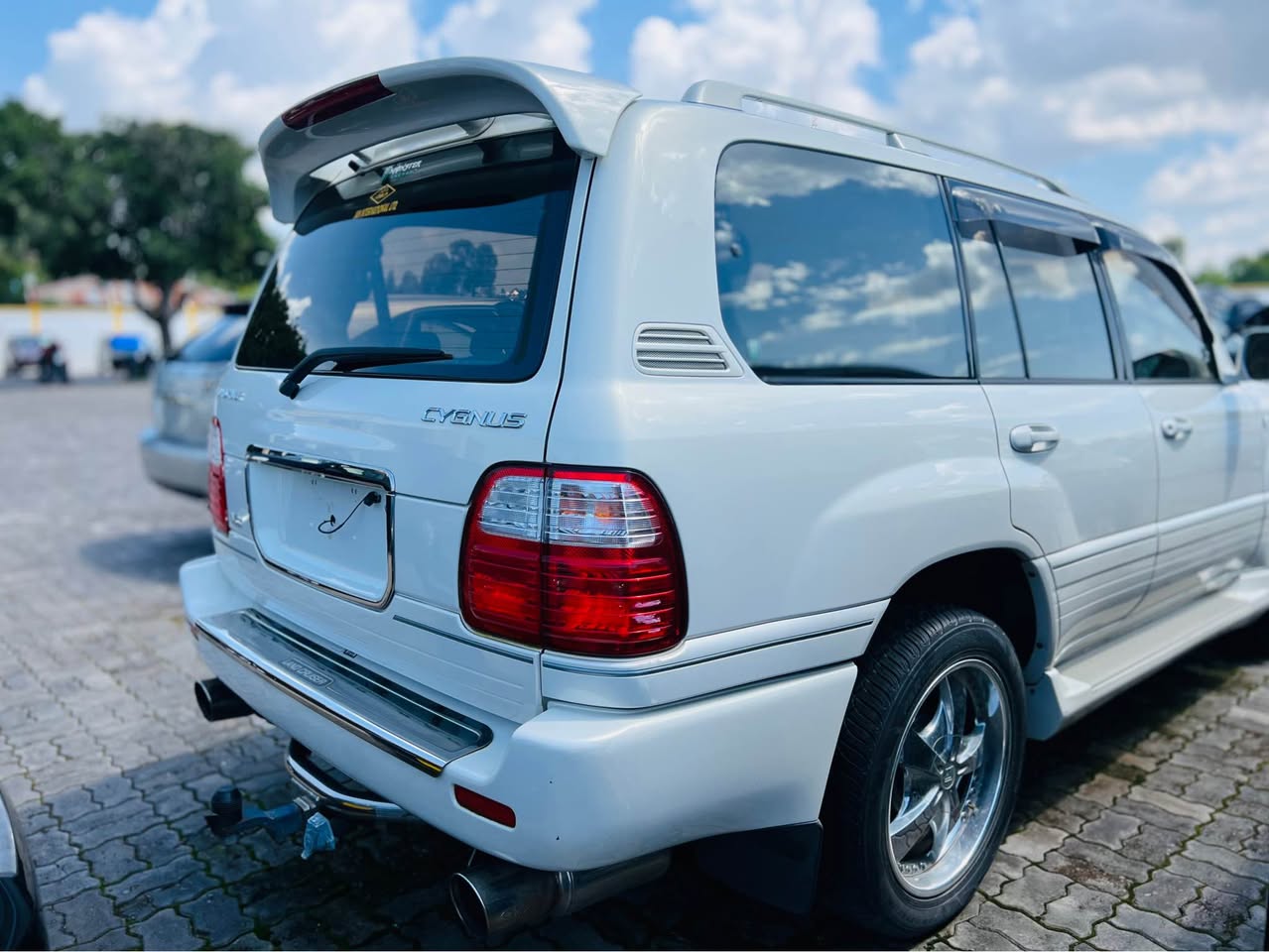A picture of Land Cruiser Amazon