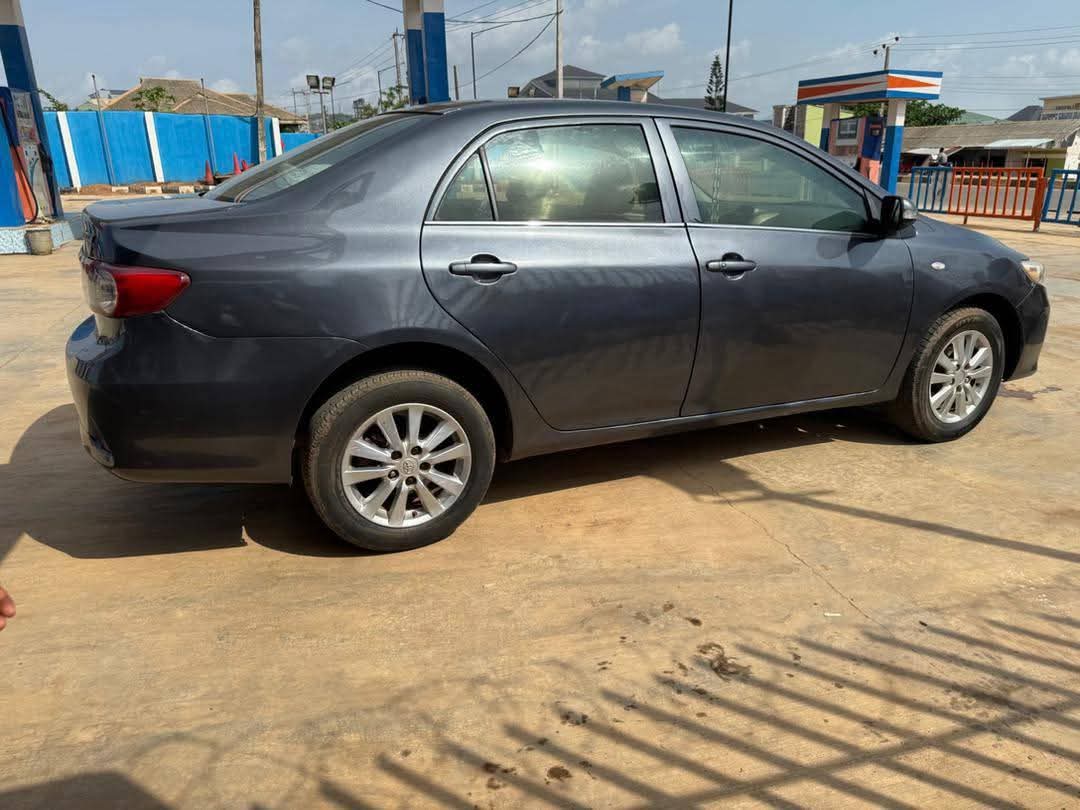A picture of 2012 Toyota corolla