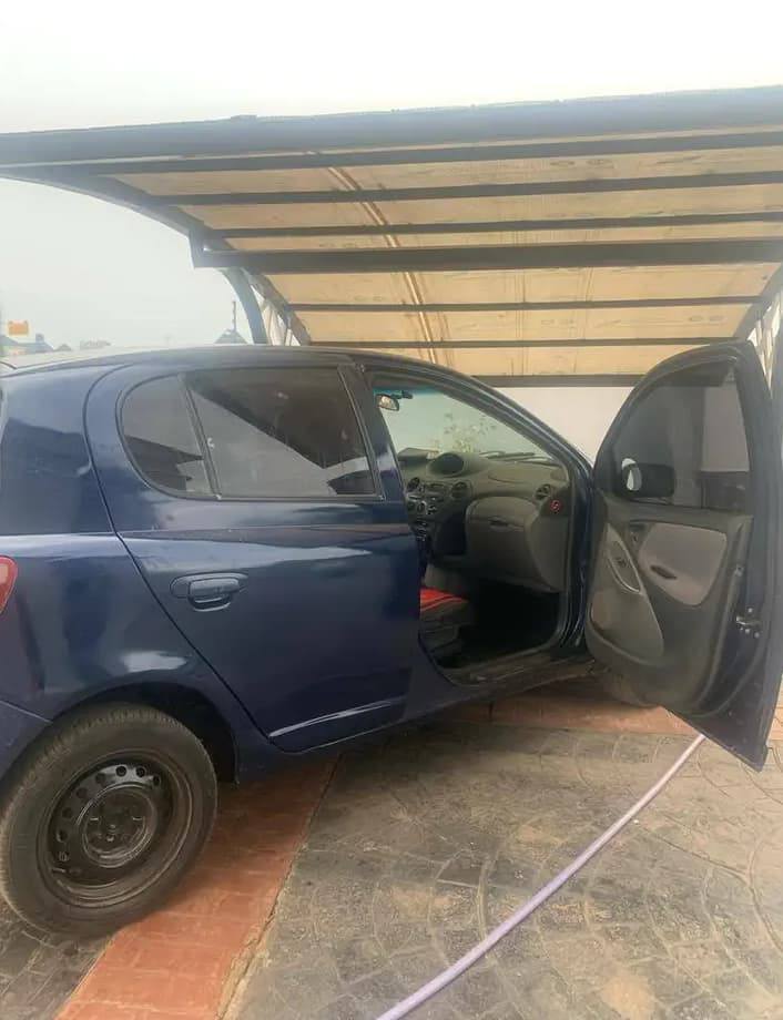 A picture of Toyota Yaris for sell call me 09032229495