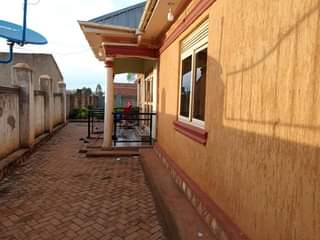 A picture of House for sale 3 Bedrooms 2 Indoor toilets Sitting Dining