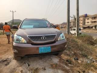 A picture of LEXUS RX330